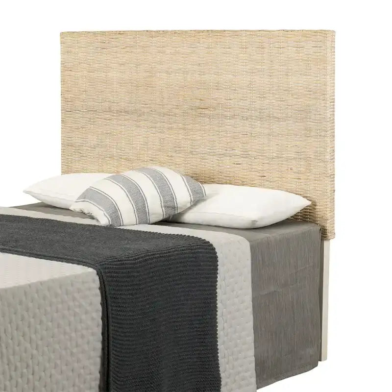Wandmontiertes Kopfteil aus geflochtenem Rattan